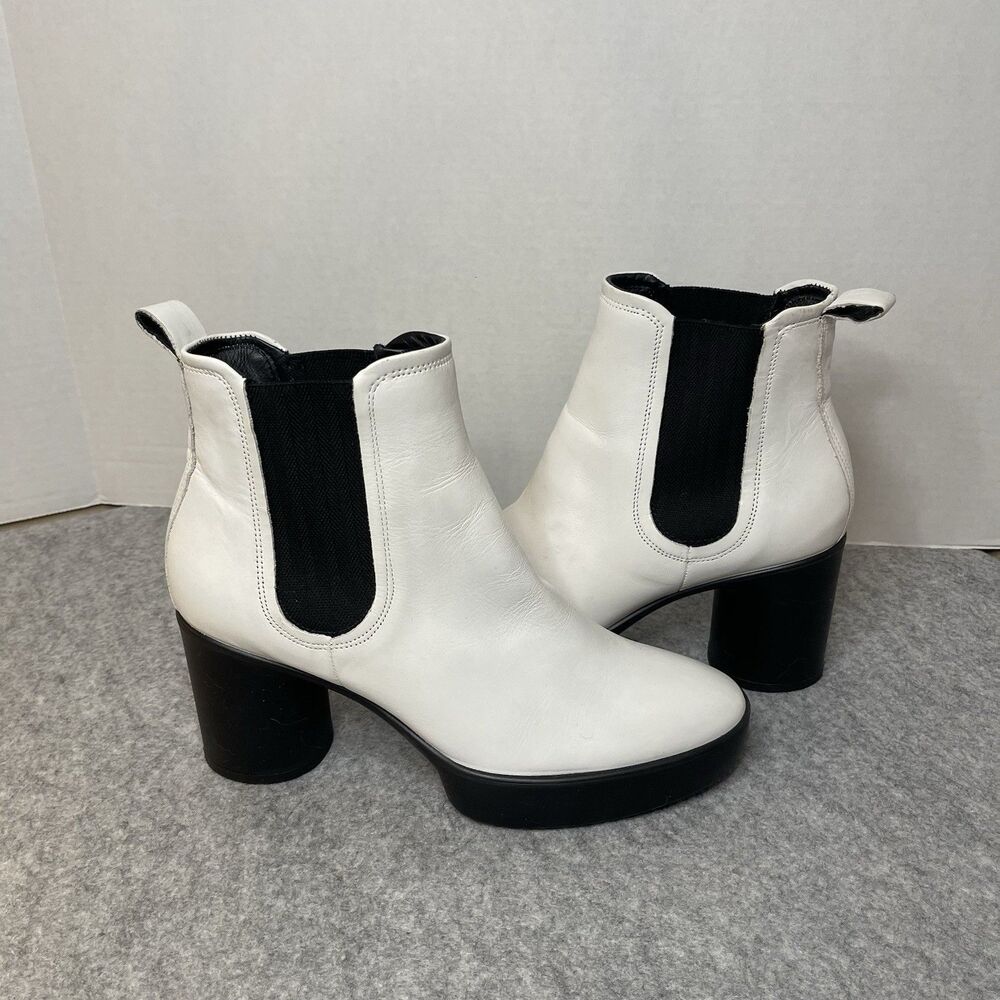 ECCO Shape Sculpted Motion 55 Chelsea Ankle Boots Women’s Size 8 White Leather